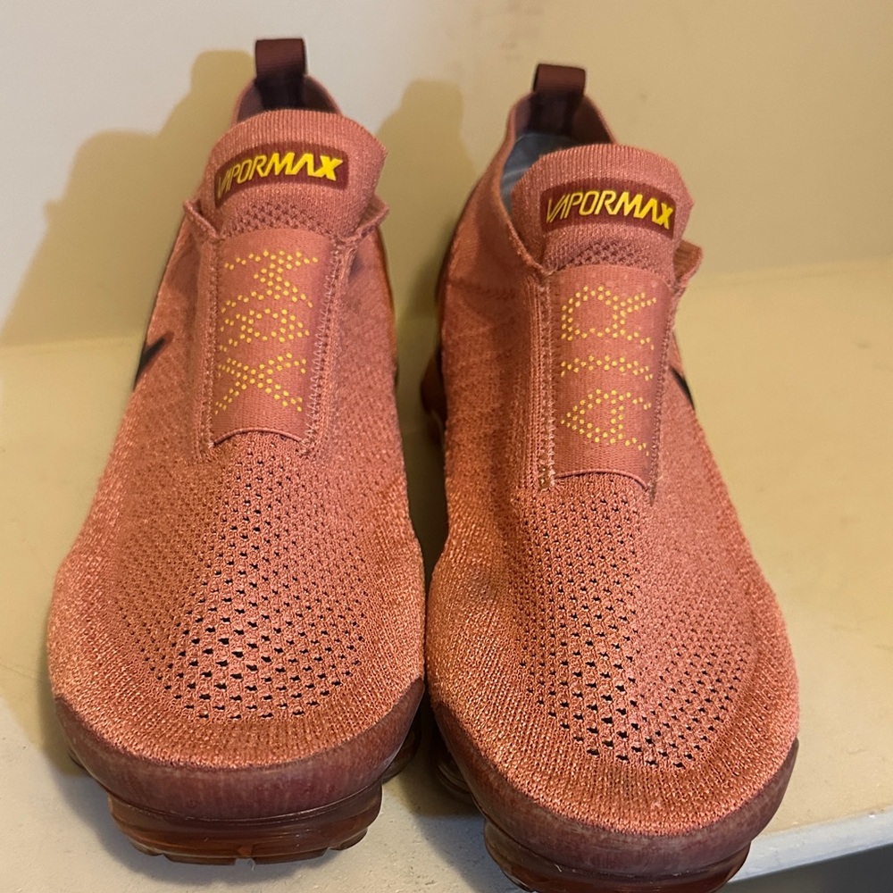 Nike Air VaporMax Flyknit Women’s Shoes size 10.5